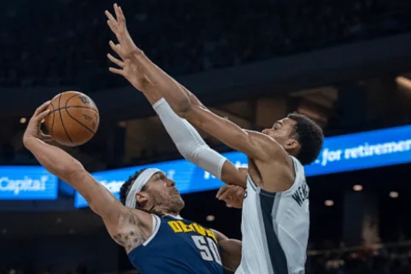 文班亚马单赛季完成200盖帽成NBA历史第二人