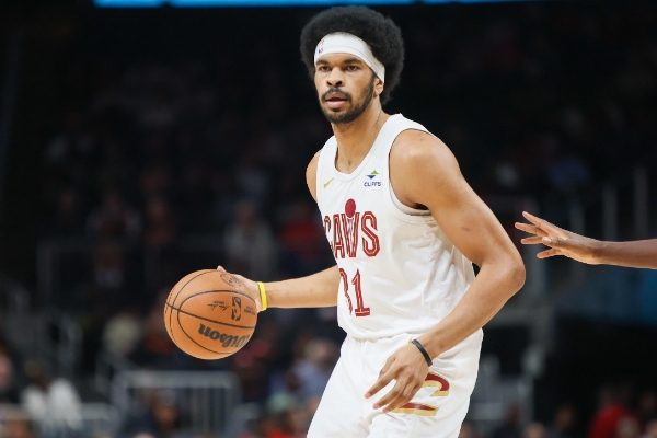 贾勒特-阿伦稳健表现助骑士险胜步行者