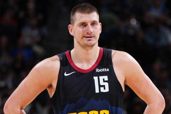 约基奇狂砍22+10助掘金半场领先森林狼15分