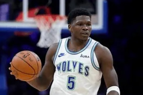 森林狼关键球员爱德华兹和戈贝尔受伤困扰