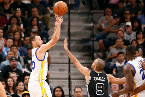 库里带领勇士惊险击败马刺