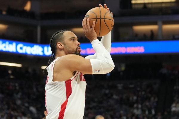 火箭在独行侠的猛烈攻击下落后25分