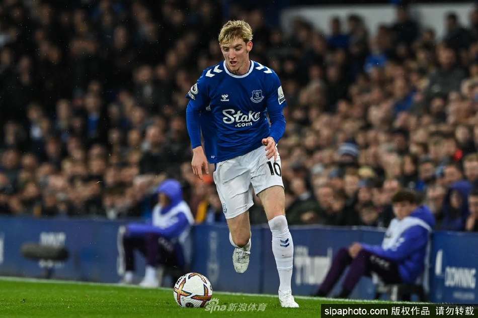 纽卡签下21岁埃弗顿攻击手戈登（纽卡签下21岁埃弗顿攻击手戈登是真的吗）