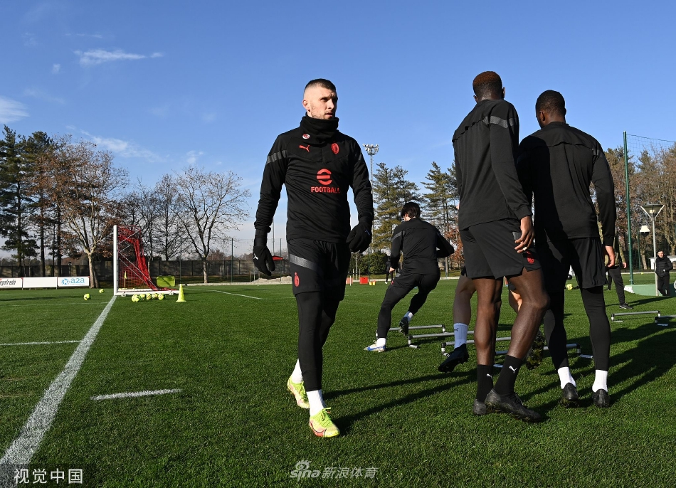 [意甲]AC米兰训练备战 雷比奇领衔（意甲:ac米兰客场7-0狂胜都灵）