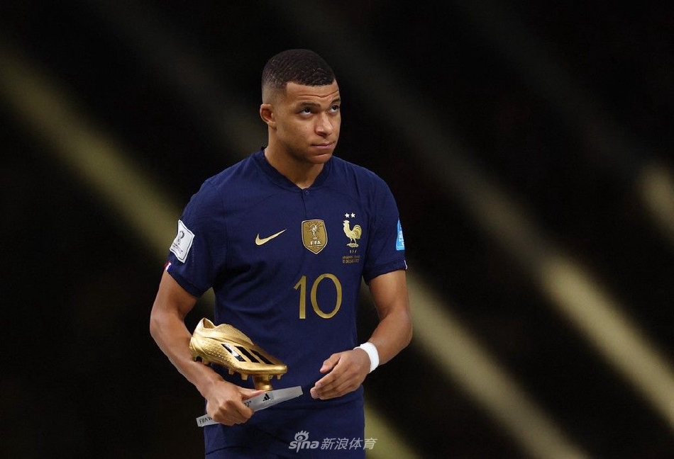 [世界杯]姆巴佩荣获本届赛事金靴奖（姆巴佩世界冠军）