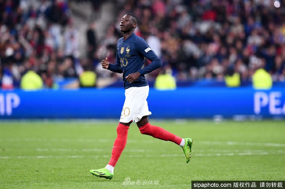 法兰克福前锋穆阿尼递补受伤的恩昆库