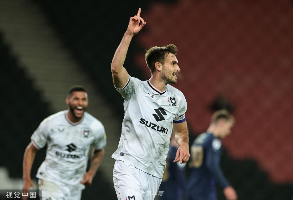 [英格兰联赛杯]米尔顿凯恩斯2-0莫雷坎比（米尔顿凯恩斯队）