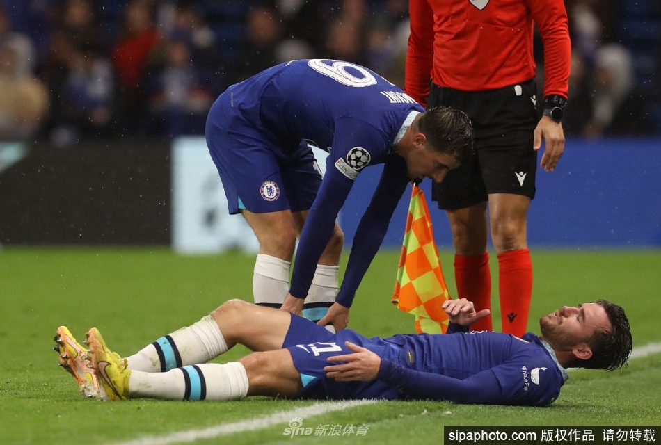 奇尔维尔腿筋遭遇重伤 无缘世界杯（奇尔维尔踢不上比赛了）