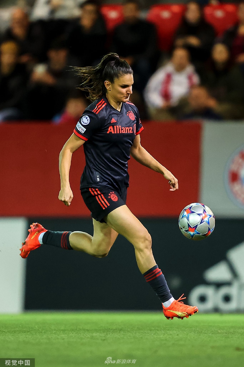 [女足欧冠]拜仁慕尼黑女足2-1马尔默玫瑰园