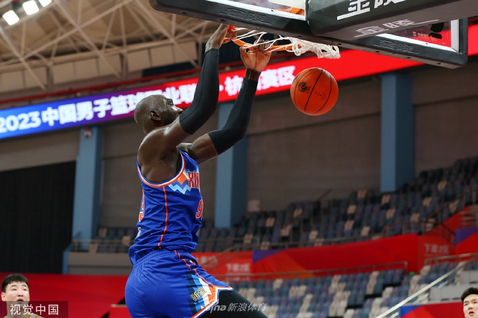 [CBA常规赛]新疆92-91深圳取两连胜（cba 新疆 深圳）