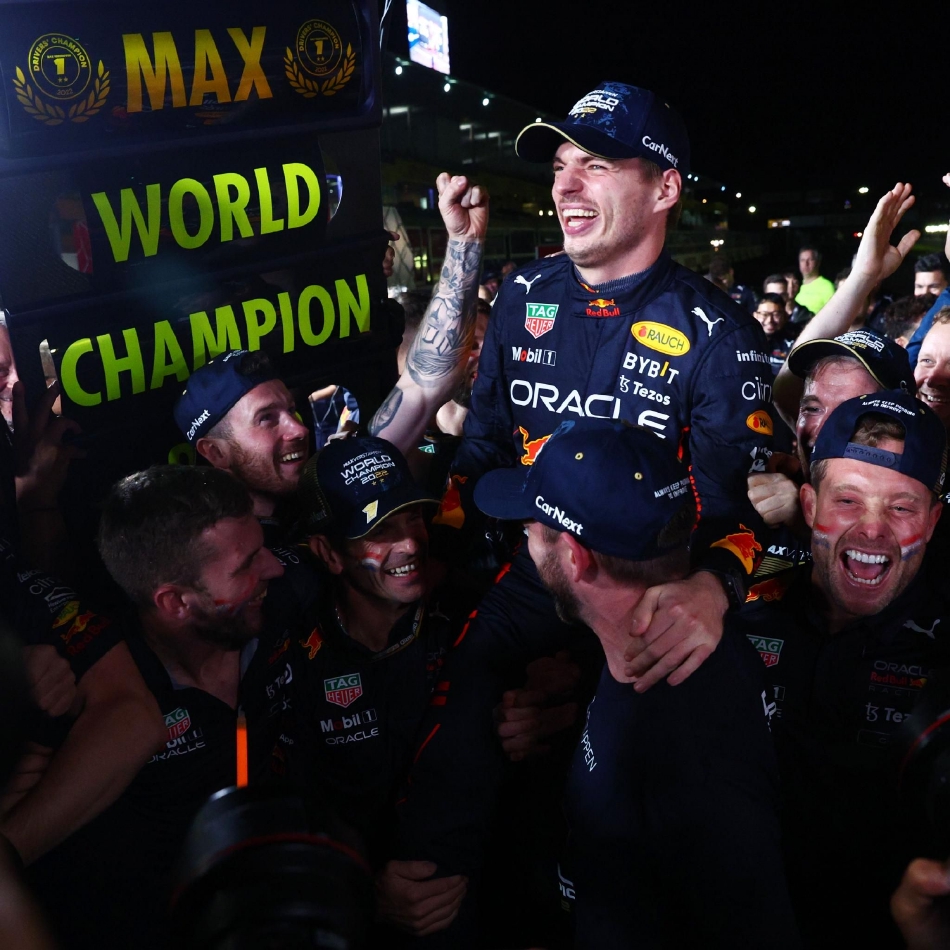 图集-维斯塔潘庆祝卫冕车手总冠军（维斯塔潘是哪个车队的）