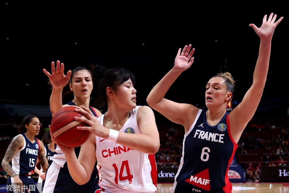 [女篮世界杯]中国女篮85-71击败法国 晋级四强（女篮 中国 法国）