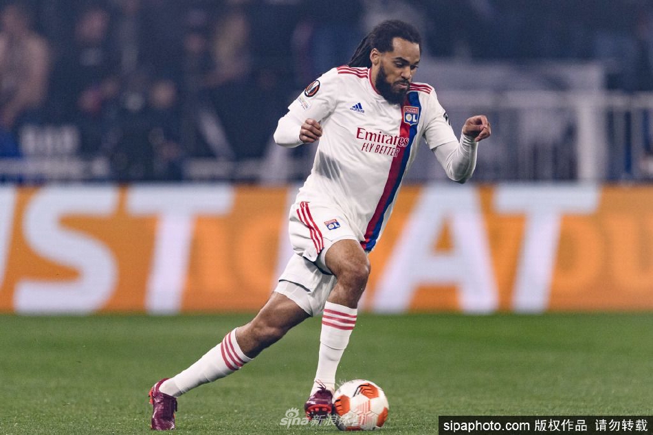 比利时中后卫德纳耶尔免签加盟迪拜青年国民（德纳比利时公司）