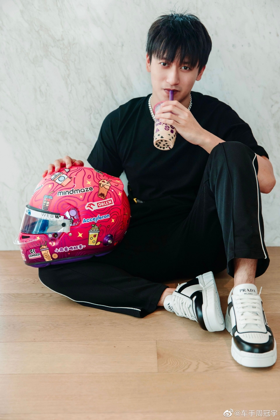 图集-周冠宇新加坡站特别款头盔（周冠宇f1）