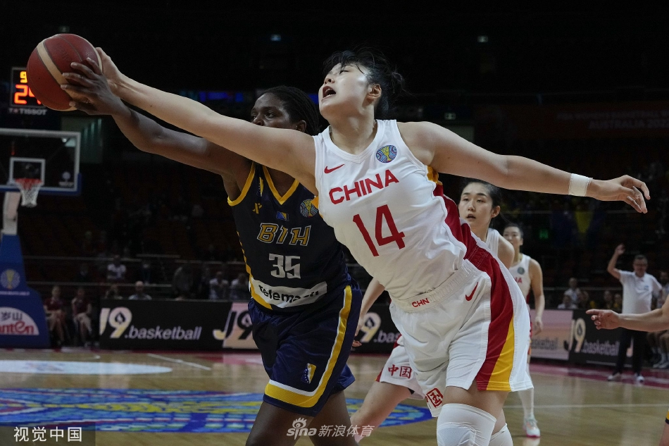 [女篮世界杯]中国女篮98-51大胜波黑队（中国女篮波兰比赛全场视频）