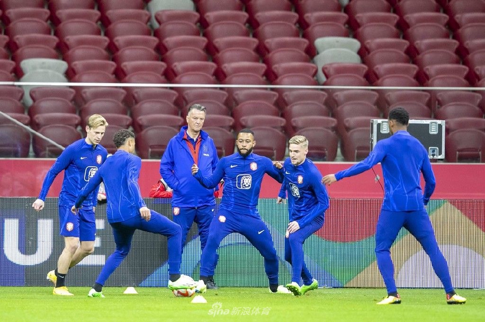 荷兰国家队备战训练（荷兰国家队备战训练视频）