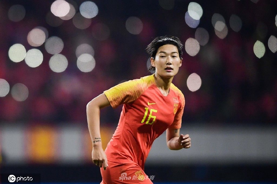 中国女足国脚杨莉娜将加盟巴黎圣日耳曼（女足 杨莉娜）