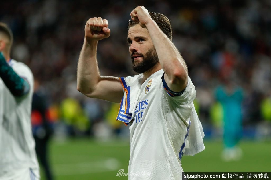 皇马在与纳乔谈续约至2024年（皇马纳乔踢什么位置）