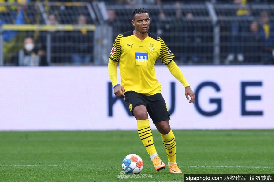 曼城签下多特中卫阿坎吉（曼城签下多特中卫阿坎吉球员）