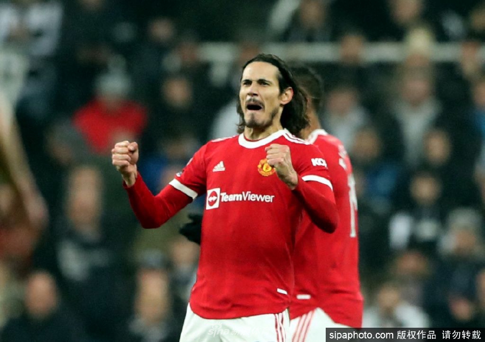 35岁卡瓦尼自由身加盟瓦伦西亚（卡瓦尼现在在哪个俱乐部效力）