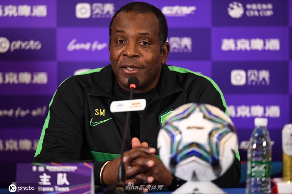 斯坦利-门佐担任北京国安一线队主教练（国安预备队主教练斯坦利）