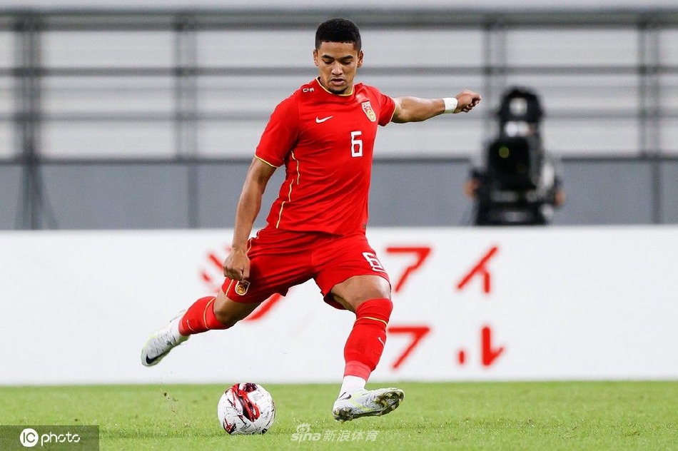 广州队归化国脚蒋光太将加盟上海海港（归化球员蒋光太首次亮相国足）