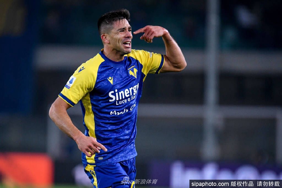 维罗纳前锋小西蒙尼将加盟那不勒斯