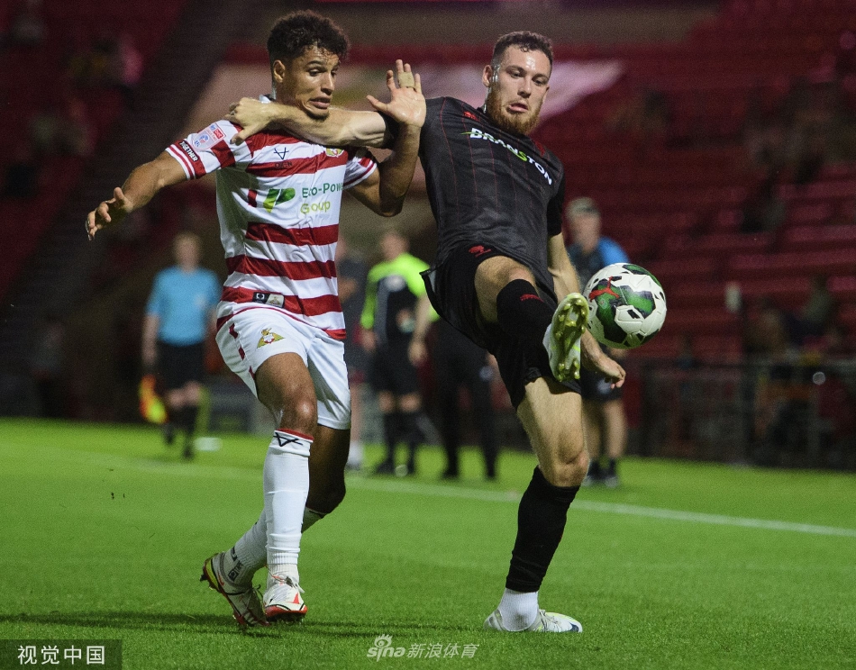 [英格兰联赛杯]唐卡斯特0-3林肯城（英国唐卡斯特）