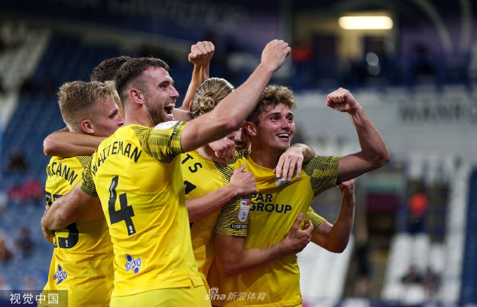 [英格兰联赛杯]哈德斯菲尔德1-4普雷斯顿（哈德斯菲尔德vs普雷斯顿比分预测）