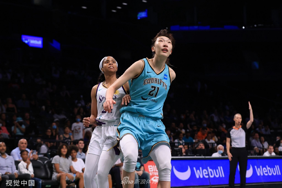 [WNBA常规赛]洛杉矶火花73-102纽约自由人（洛杉矶火花对纽约自由人比赛结果）