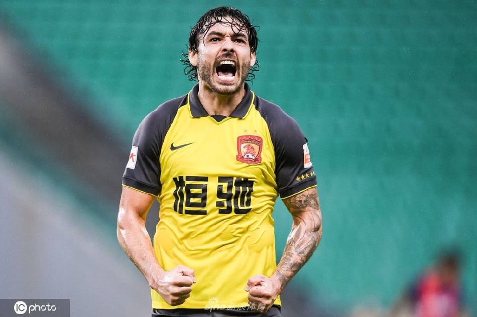 巴乙球队巴伊亚官方宣布与中国归化球员高拉特签约（巴伊亚球队赛程）