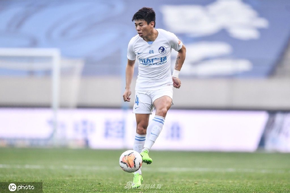 前大连人后卫李帅正式加盟上海海港（李帅 大连）