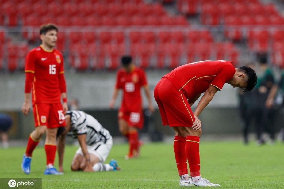 [东亚杯]中国男足0-3韩国（中国男足对阵韩国男足东亚杯）