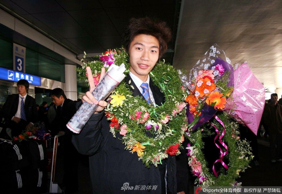 朱挺37岁生日快乐 回顾匆匆那年青涩照（朱挺老婆资料）