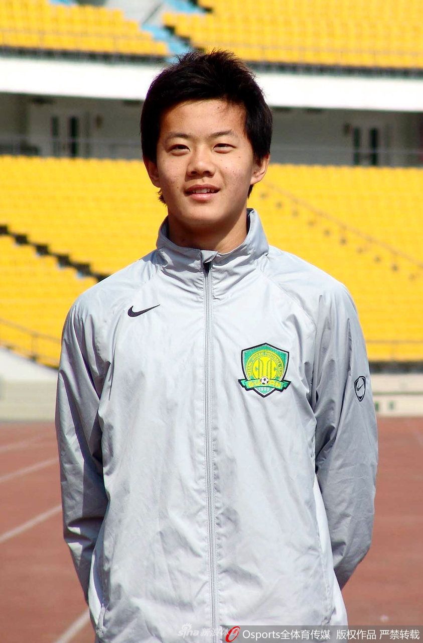 黄博文35岁生日快乐 回顾匆匆那年青涩照（黄博文多大了）