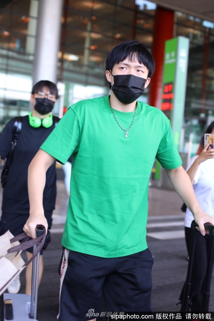 中国乒乓球队现身首都机场（中国乒乓球队现身首都机场队员名单）