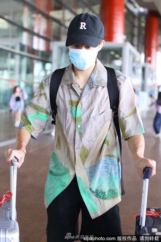 中国乒乓球队现身首都机场（中国乒乓球队现身首都机场队员名单）