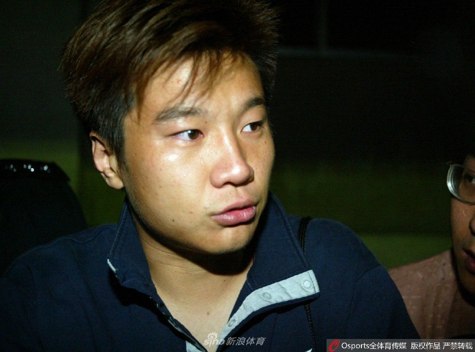 李金羽45岁生日快乐 回顾匆匆那年青涩照（李金羽老婆个人资料）