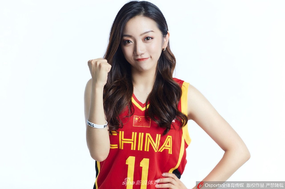 巅峰啦啦队篮球宝贝写真 助威中国男篮男篮亚洲杯创佳绩（中国男篮拉拉队队长）