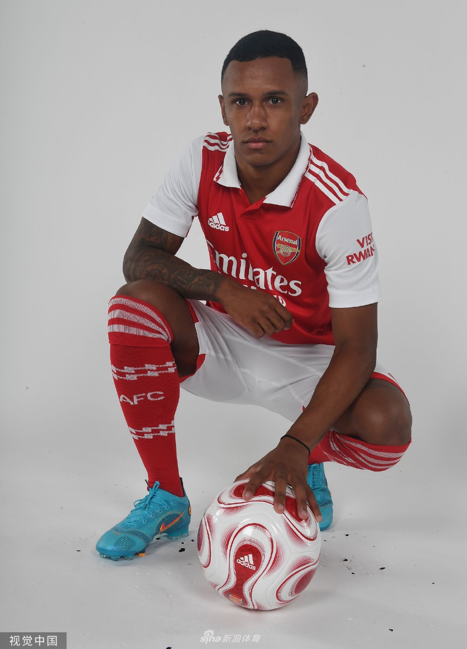 阿森纳新援马尔基尼奥斯拍摄写真（martinelli 阿森纳）