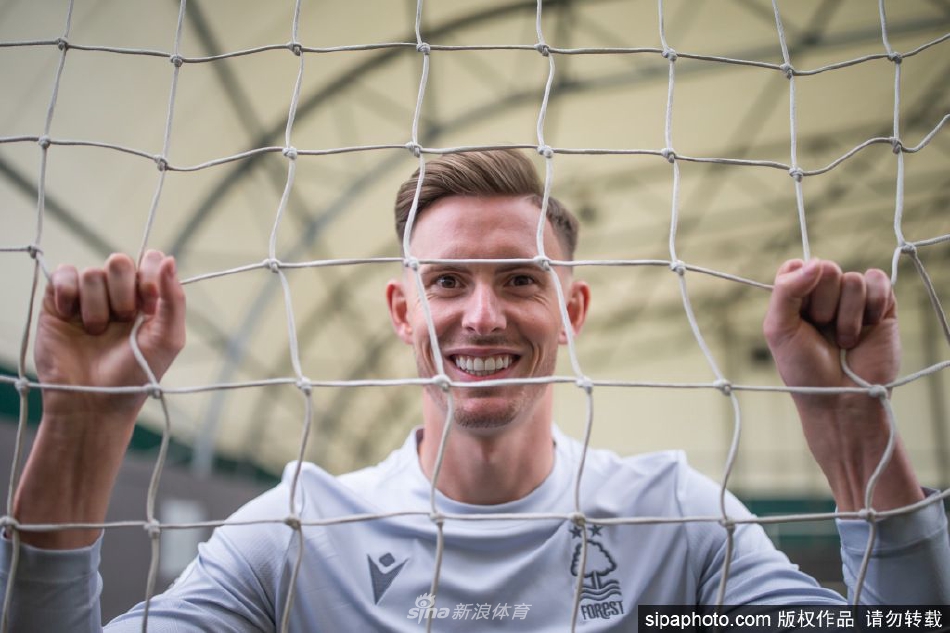 曼联门将迪恩-亨德森租借加盟诺丁汉森林（迪恩亨德森 门将）