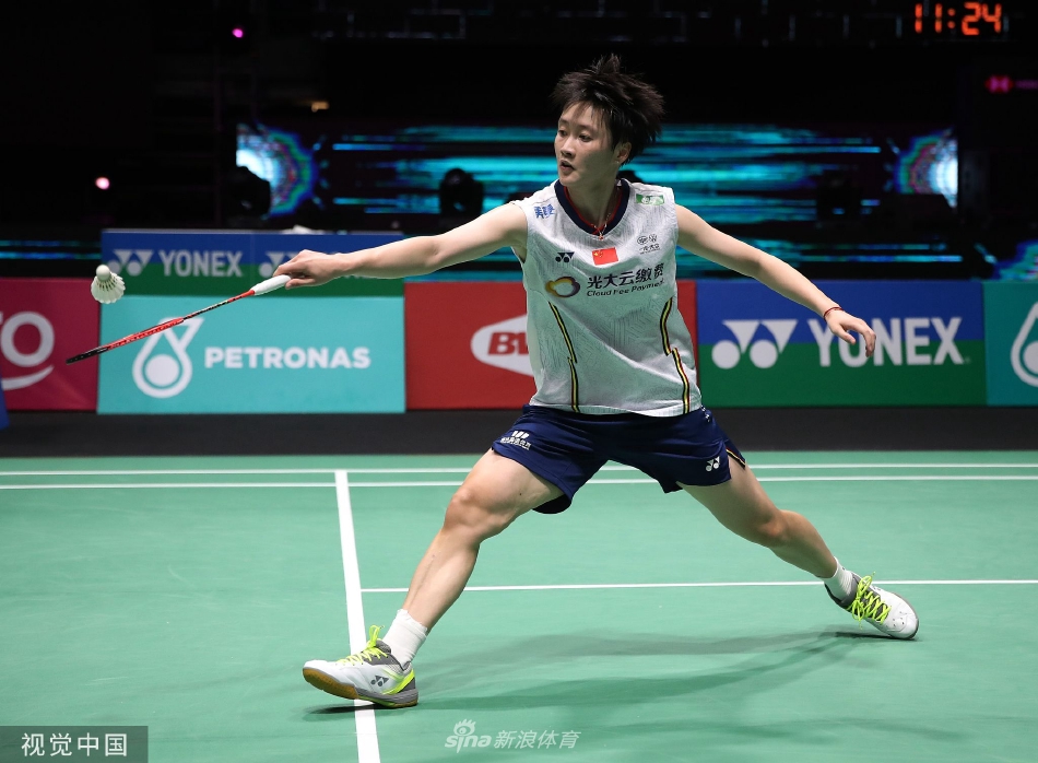 [马羽公开赛]陈雨菲2-0战胜队友张艺曼（陈雨菲战胜马琳）