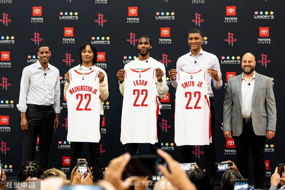 火箭举行新秀见面会 探花小贾巴里·史密斯出席