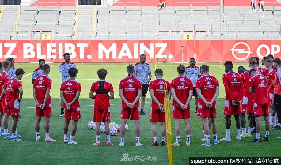 美因茨训练备战新赛季比赛（美因茨队）