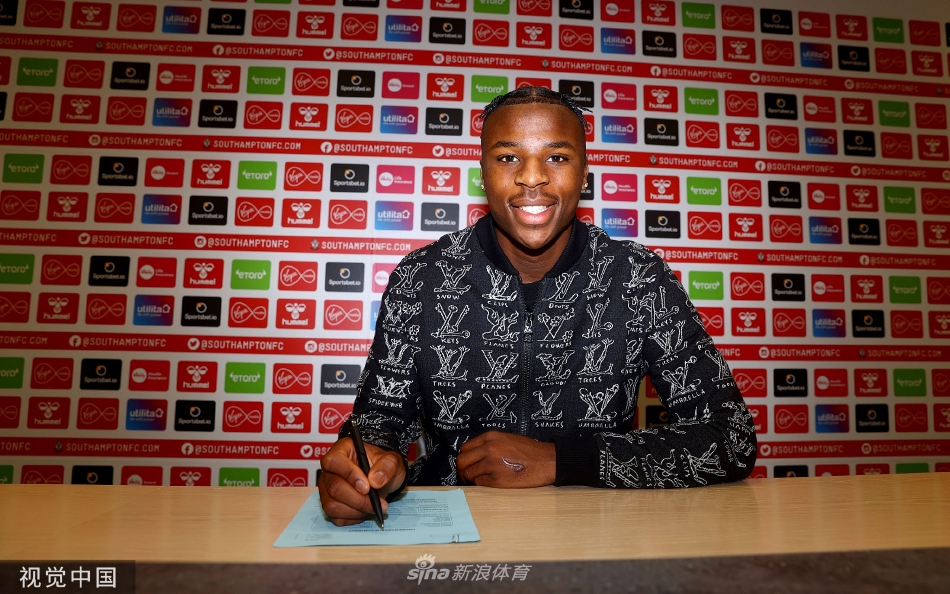 南安普顿同波鸿后卫贝拉·科沙签约 完成今夏第三签（贝尔南安普顿号码）