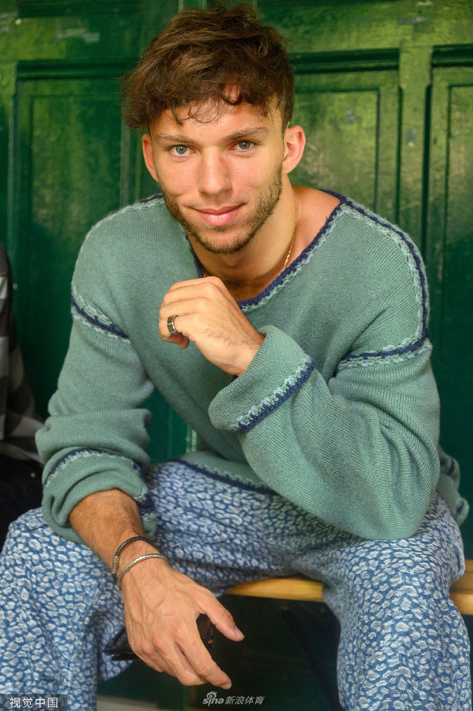 F1车手皮埃尔·加斯利亮相巴黎男装周 造型休闲时尚（皮埃尔·加布里埃尔）