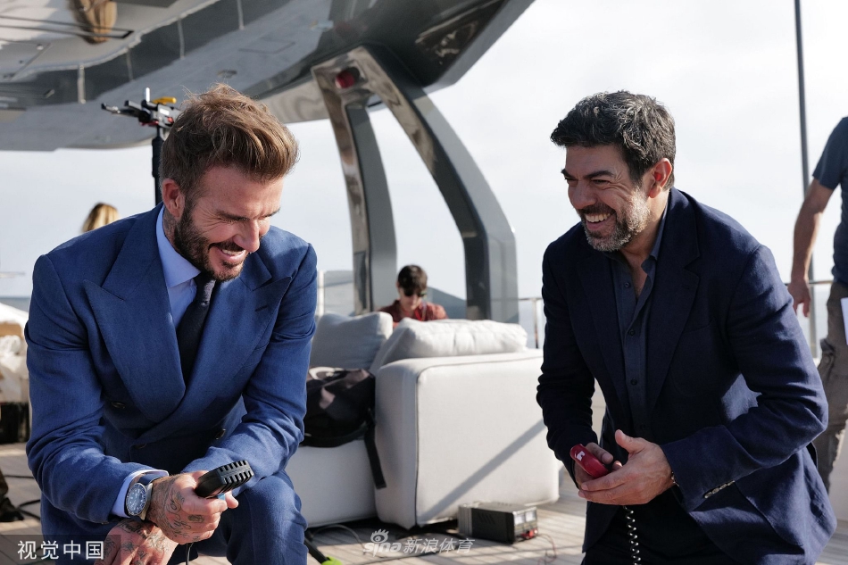 贝克汉姆与F1车手勒克莱尔为某品牌拍摄商业短片（贝克汉姆rrl）