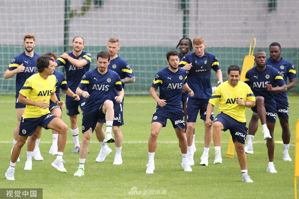 费内巴切足球俱乐部备战新赛季（费内巴切足球俱乐部是哪个国家的）