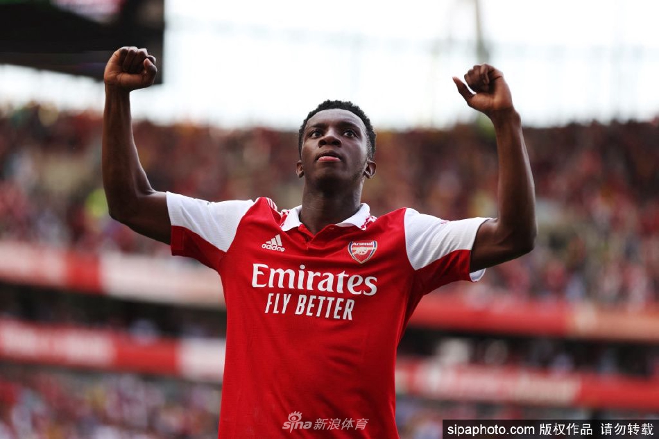 阿森纳与恩凯提亚续约 球员下赛季改穿14号球衣（阿森纳与恩凯提亚续约 球员下赛季改穿14号球衣了吗）
