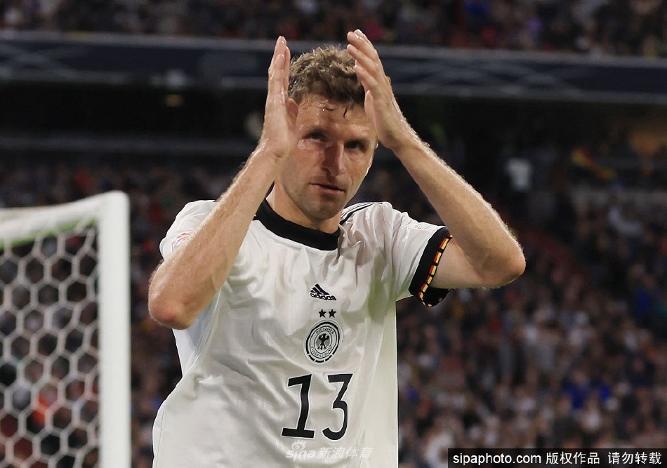 穆勒打进德国国家队第44粒进球 超越席勒位列队史射手榜第7位(穆勒离开德国队)
